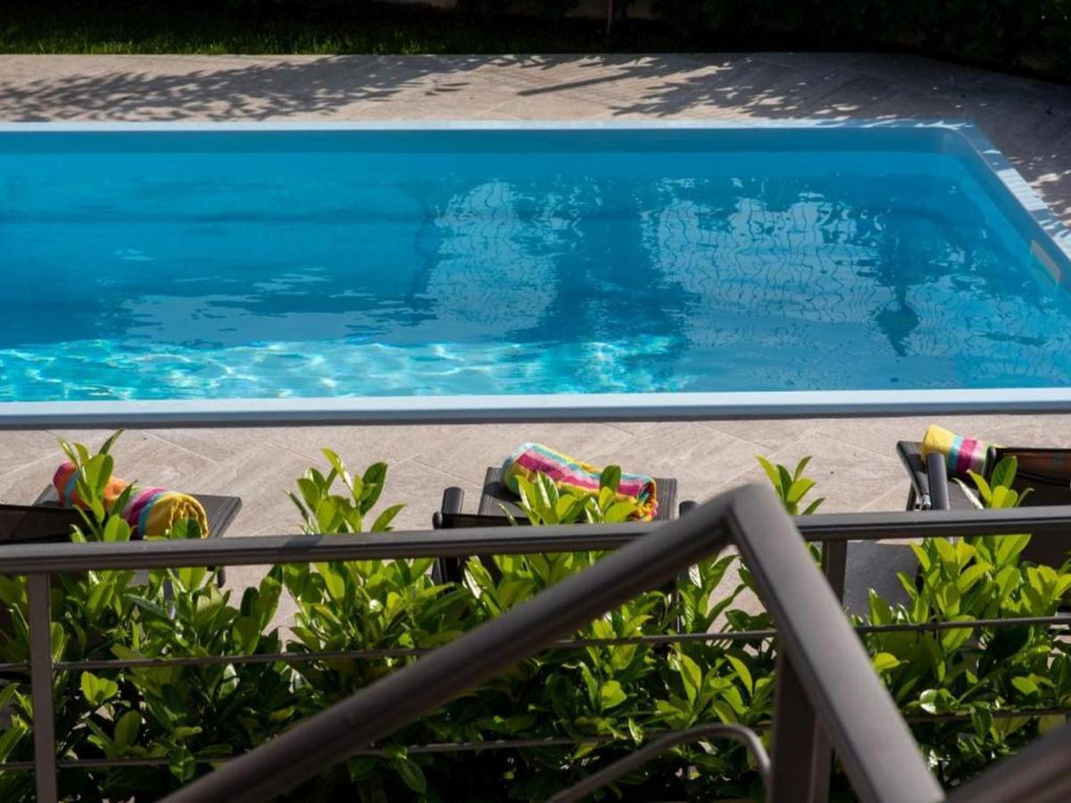 Holiday Home Mons Aureus Gornje Sitno Exterior foto