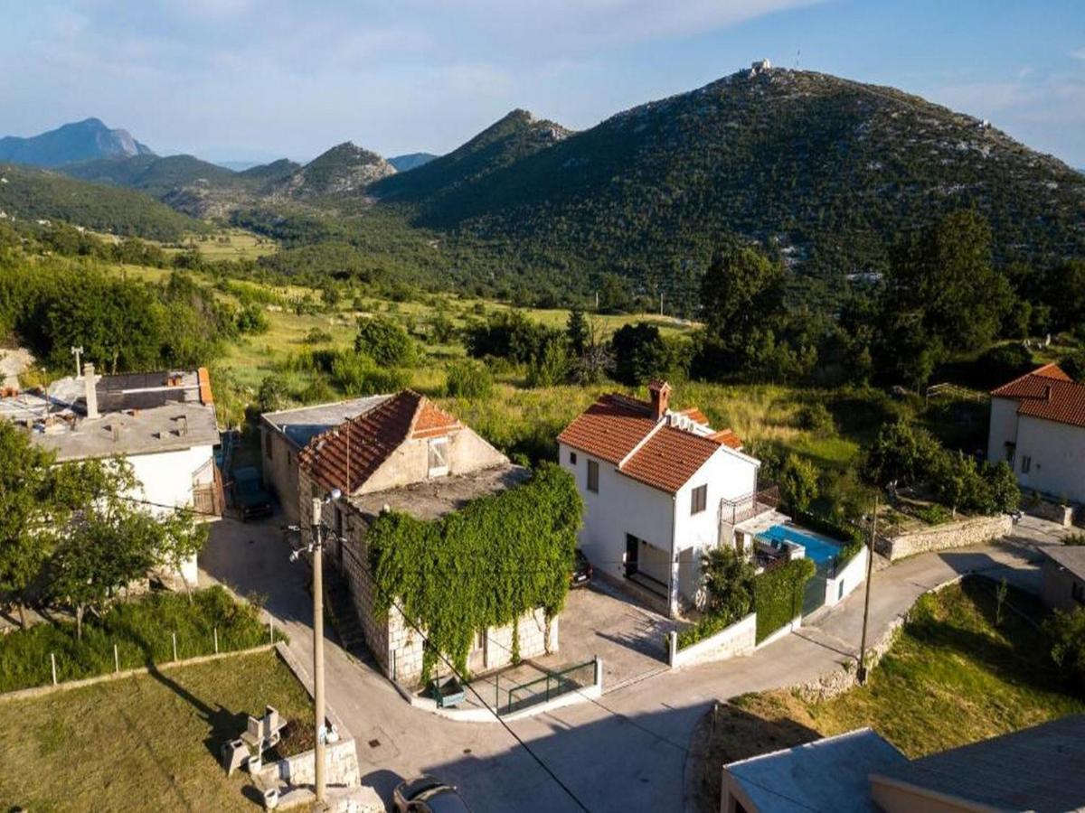 Holiday Home Mons Aureus Gornje Sitno Exterior foto