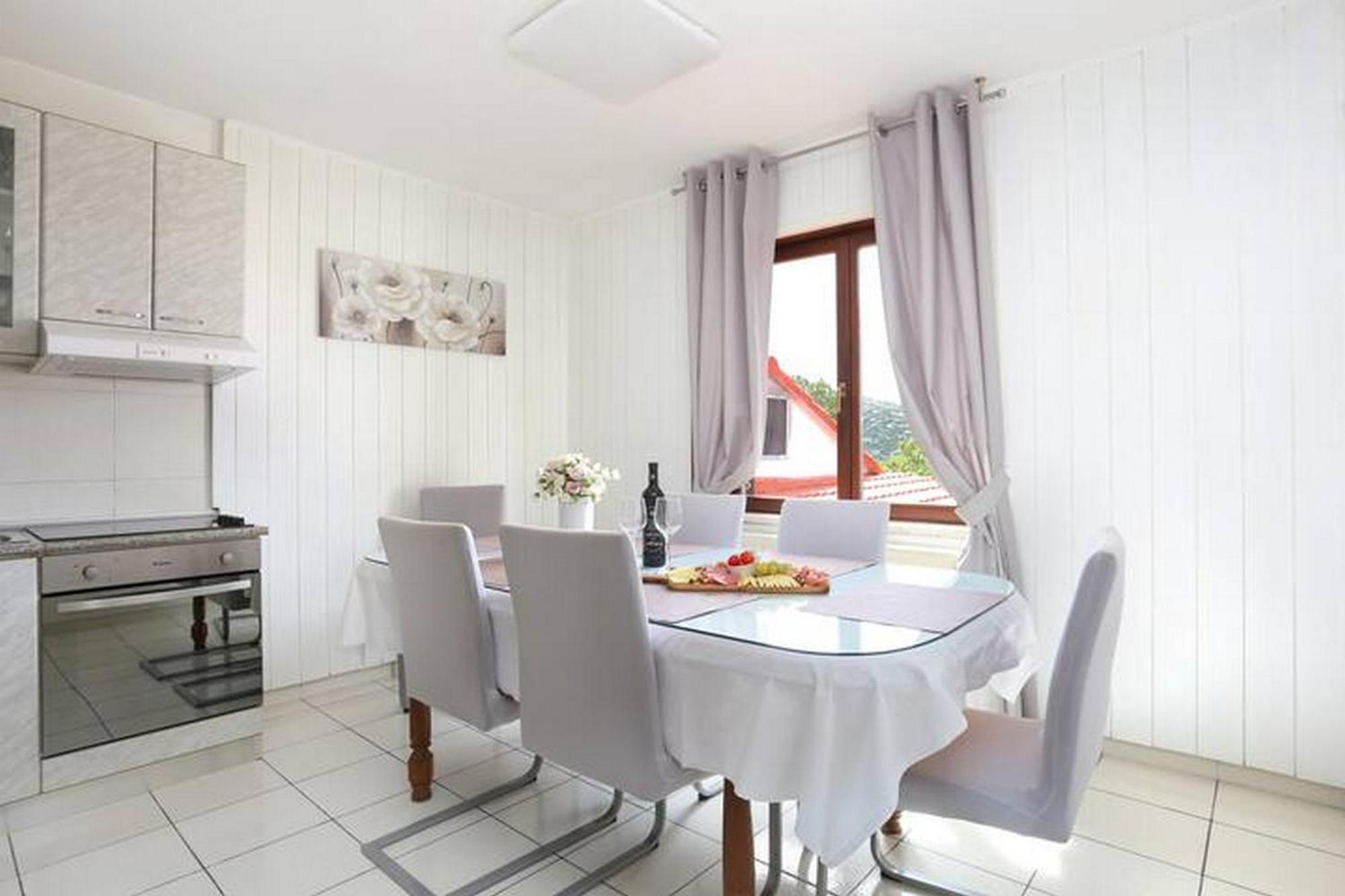 Holiday Home Mons Aureus Gornje Sitno Exterior foto