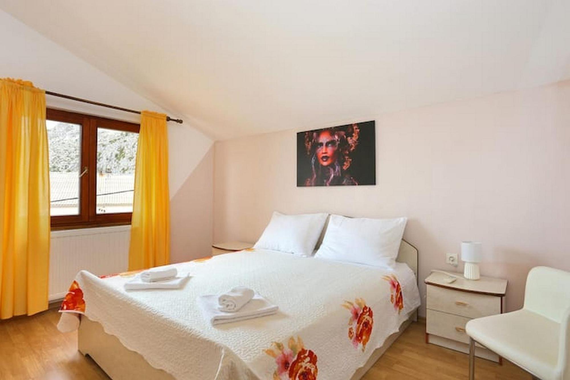 Holiday Home Mons Aureus Gornje Sitno Exterior foto