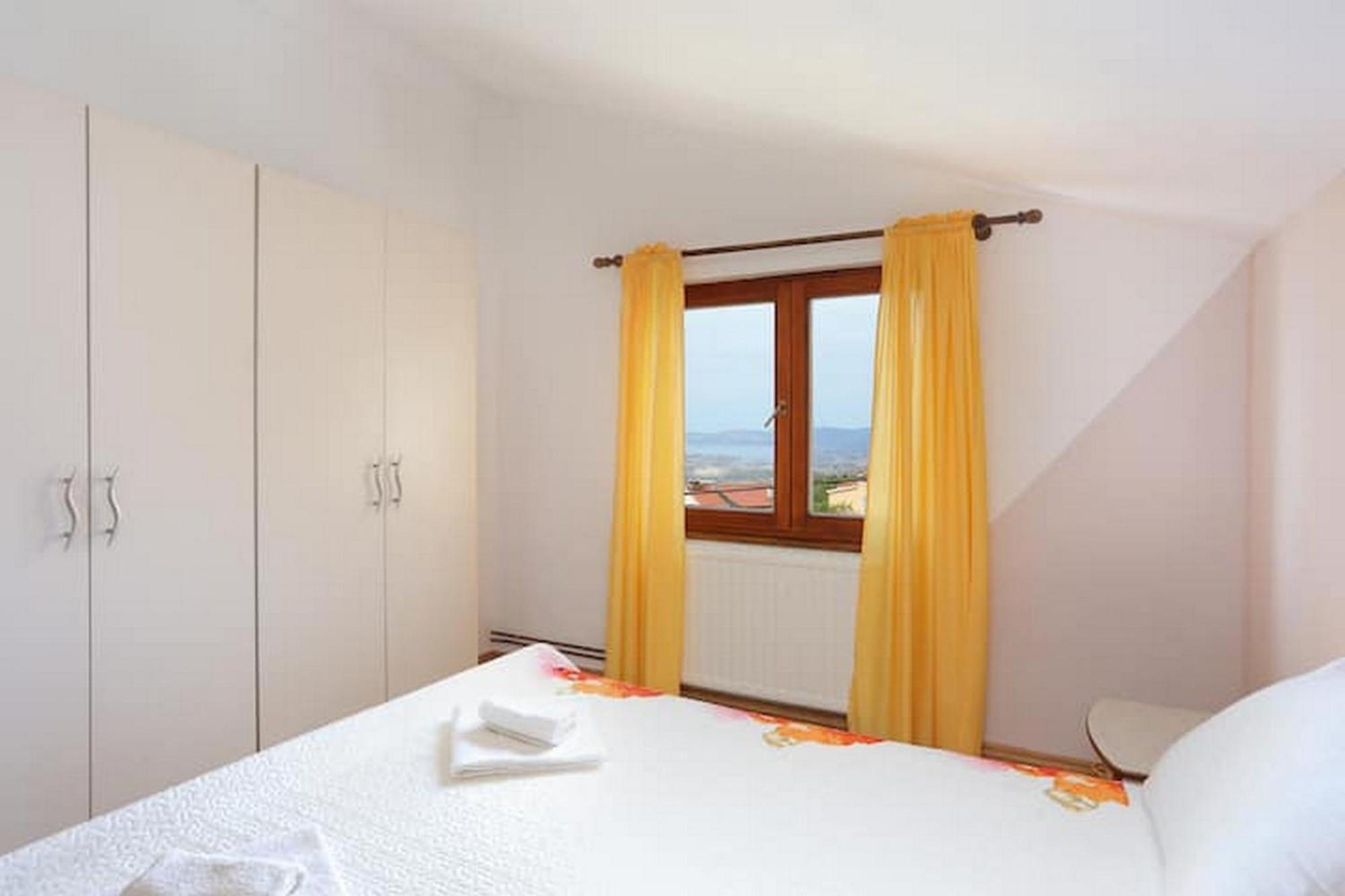 Holiday Home Mons Aureus Gornje Sitno Exterior foto