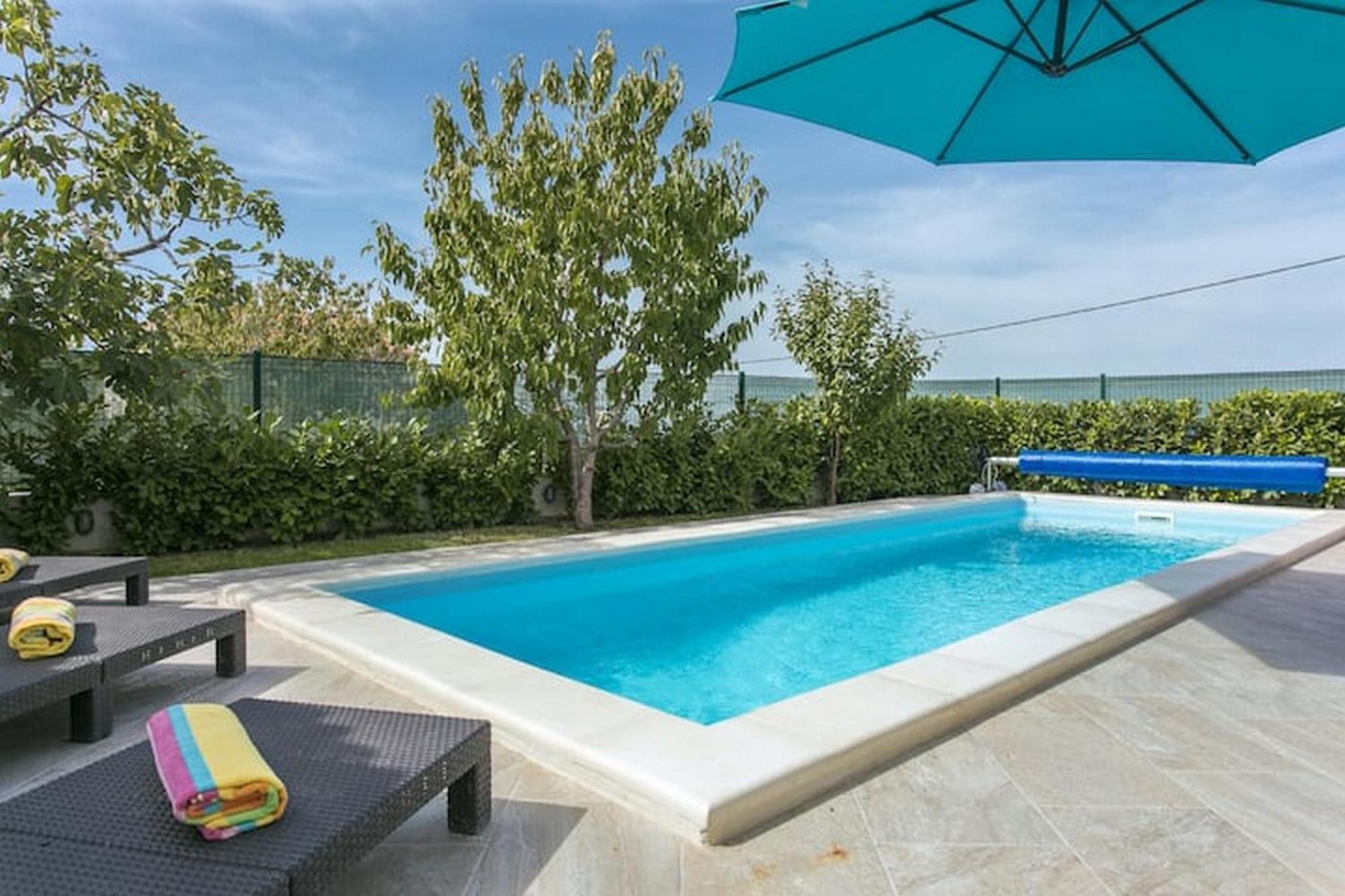 Holiday Home Mons Aureus Gornje Sitno Exterior foto